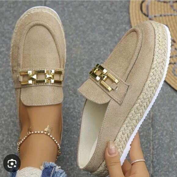 Women's Tan Slip On Faux Sued Loafers with Gold Chain Accent Sz 9 (40) - Picture 5 of 13